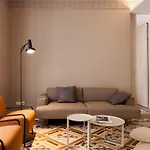 DestinationBCN Universitat Apartments