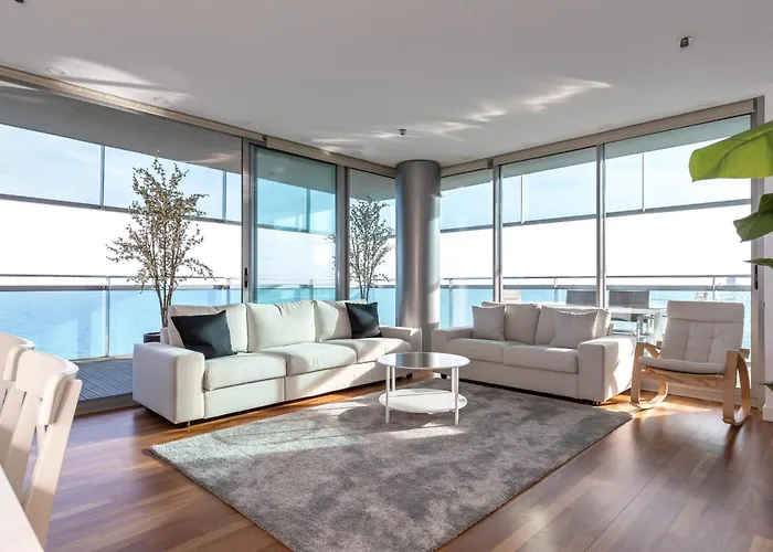 Luxury Apartment With Sea View!