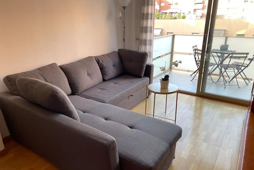 New! Amazing 2 Bedroom In Rambla Del Poblenou Apartment *