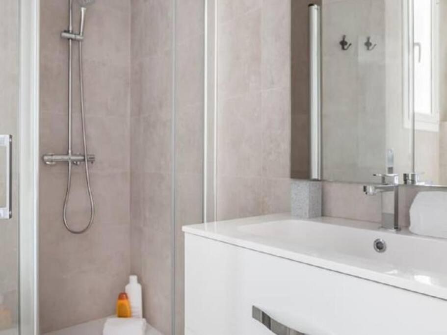 Delightfull With Terraze 3beds Apartment