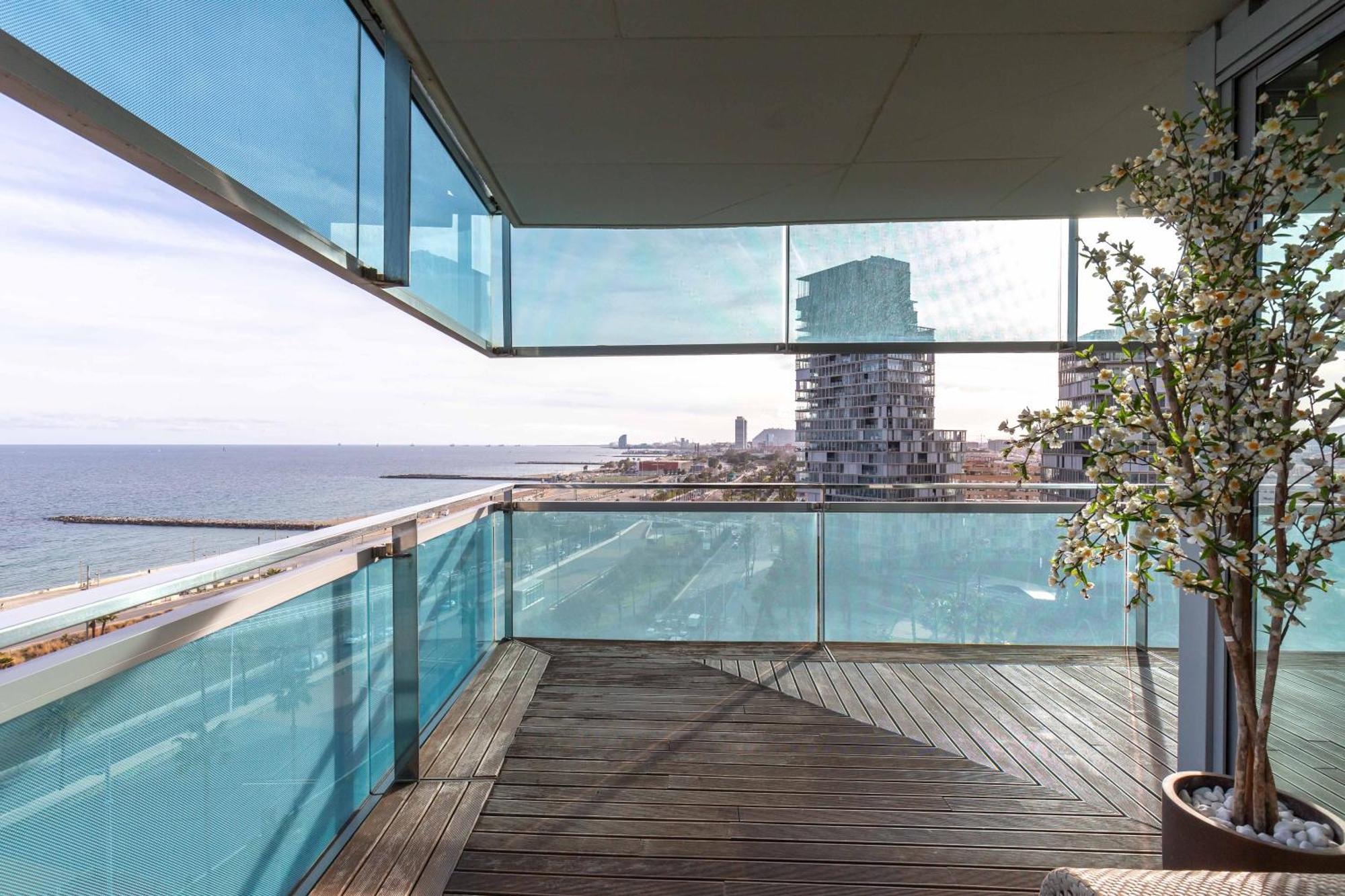 Luxury With Sea View! *