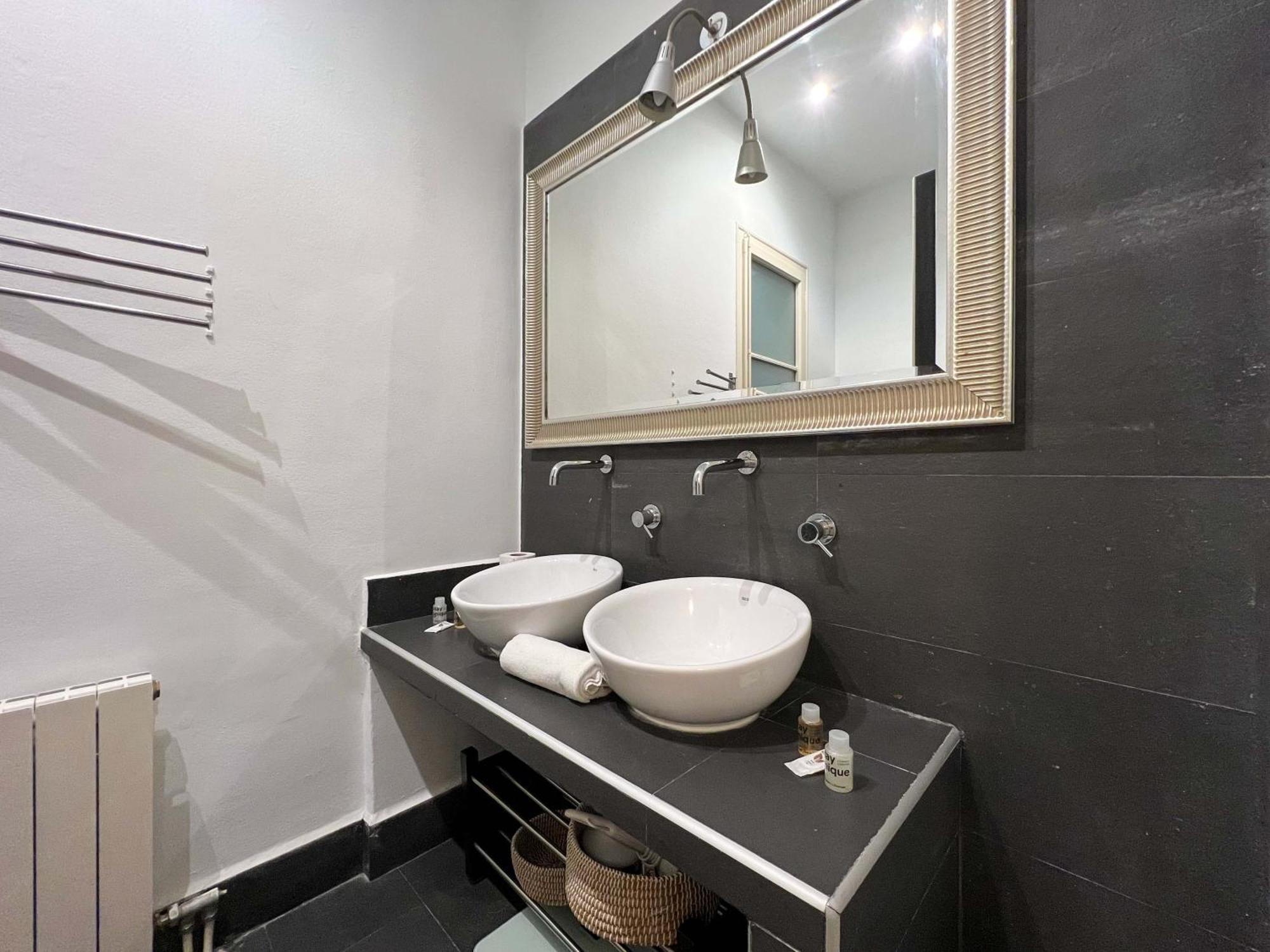 Unique Cent Apartment *