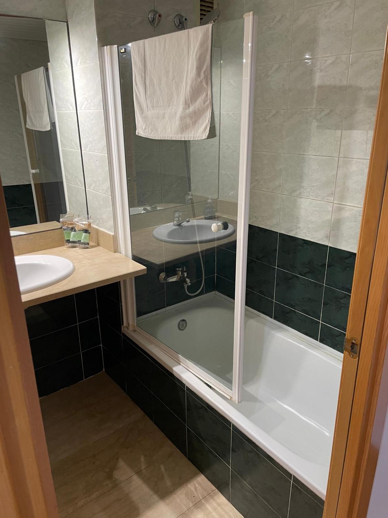 New! Amazing 2 Bedroom In Rambla Del Poblenou Apartment *