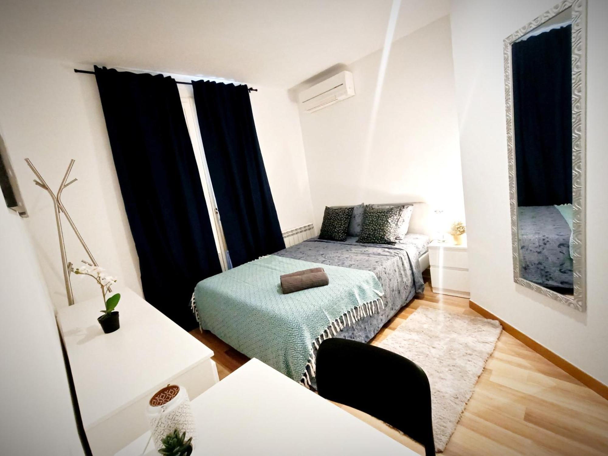 Hostel Private By La Rambla