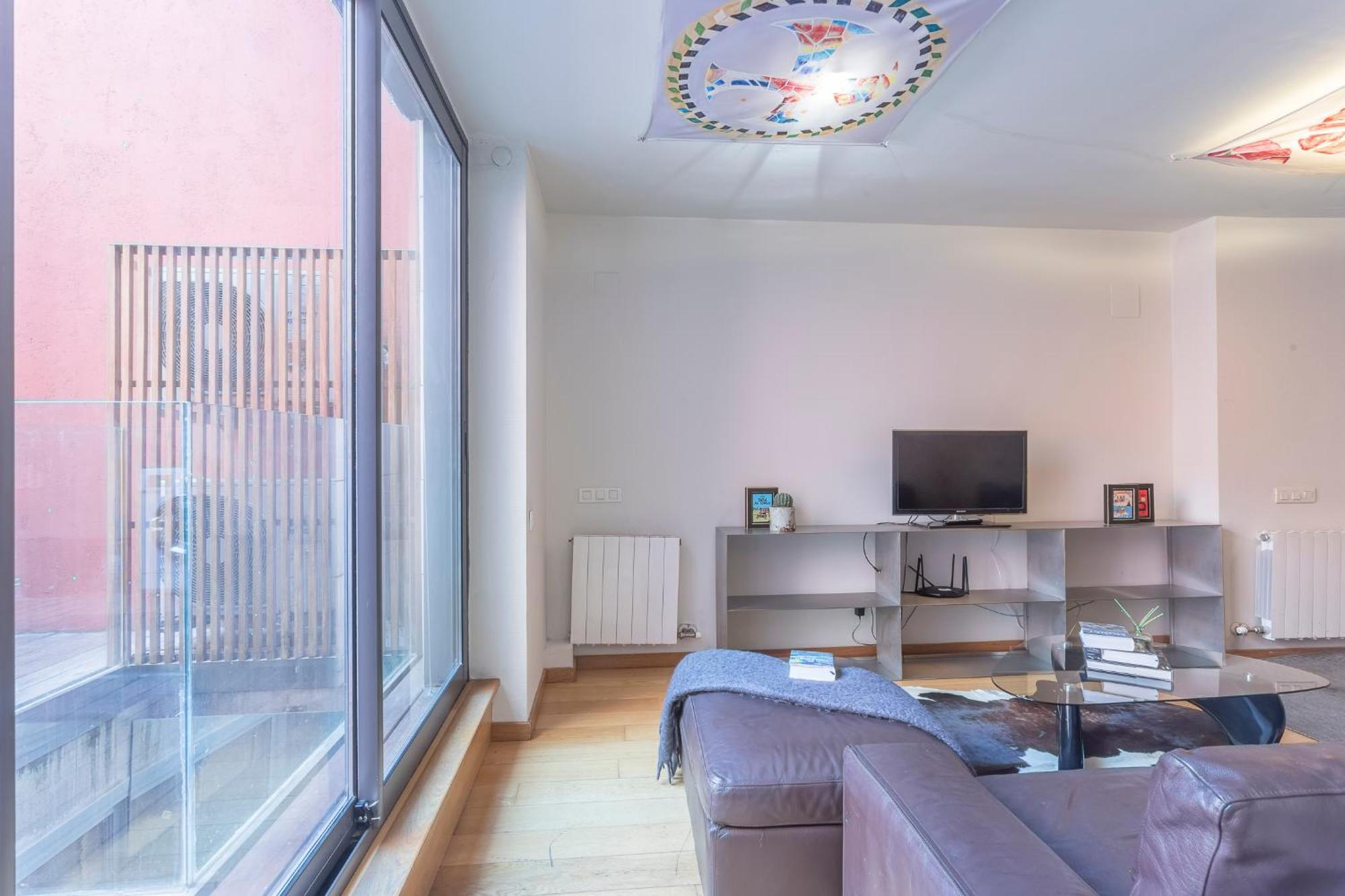 My Space Emirates - Fully Equipped Near The With Shared Pool Apartamento Barcelona