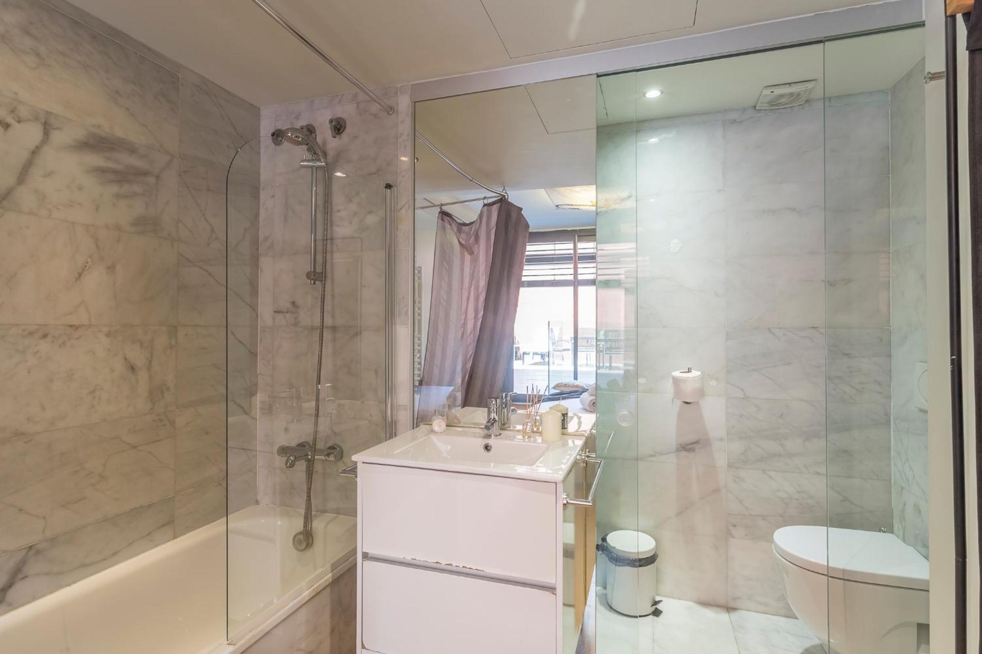 My Space Emirates - Fully Equipped Near The With Shared Pool * Barcelona