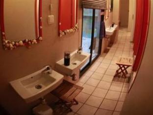 Alternative Creative Youth Hostal *