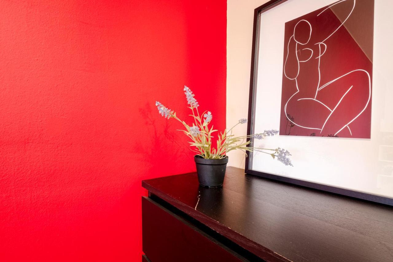 Three Bedroom In Sants Apartamento