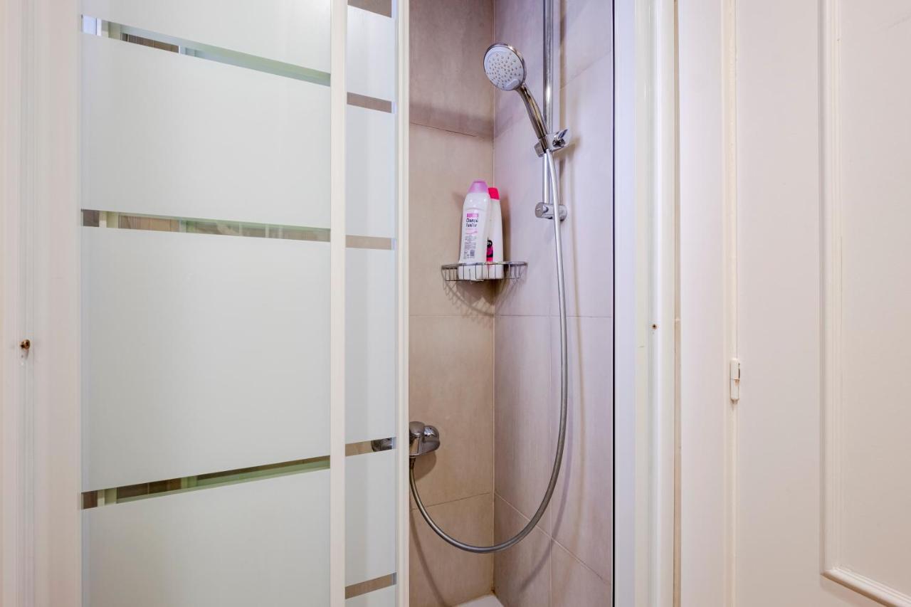 Three Bedroom In Sants *