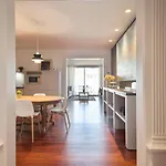 Milton House Gran Via