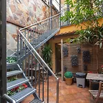 Hostal House