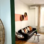 Centric 2 Bedroom Apartment With A Private Lovely Terrace