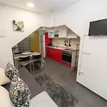 Barcelona Apartment Near Park Gueell