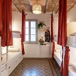 Primavera Hostal