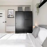 Coliving Gran Via Carlos III