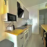 Private Rooms Near Parallel Av