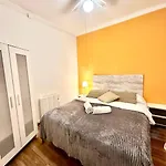 Big And Bright Apartment Bcn