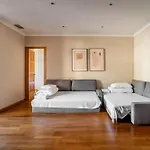 Elegant 3-Bedroom Apartment In The Heart Of Bcn