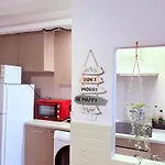Stunning Flat For 6 People 3 Blocks From The Beach Plus Welcome Breakfast