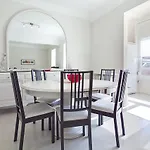 Central&Spacious Family Apartment
