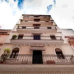 Barceloneta Suites Apartments Beach