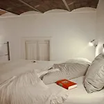 Barceloneta Suites Apartments Beach