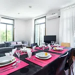 Friendly Rentals Rambla Flower