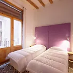 Visit-Bcn Cosmopolitan Apartments