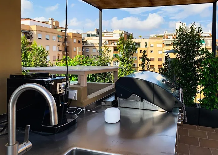 Incredible 2Br Penthouse With Urban Rooftop Garden