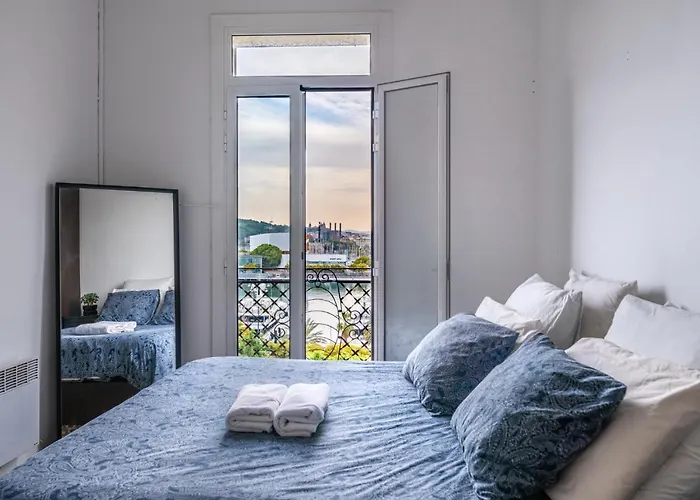 Superb Cute Flat Barcelona Bests View On The Sea For Couple