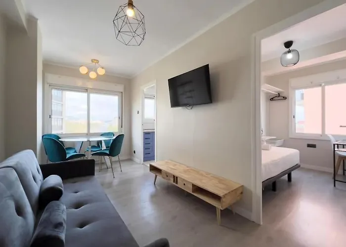Bebarceloner Sant Andreu Apartments - 3 Bedrooms