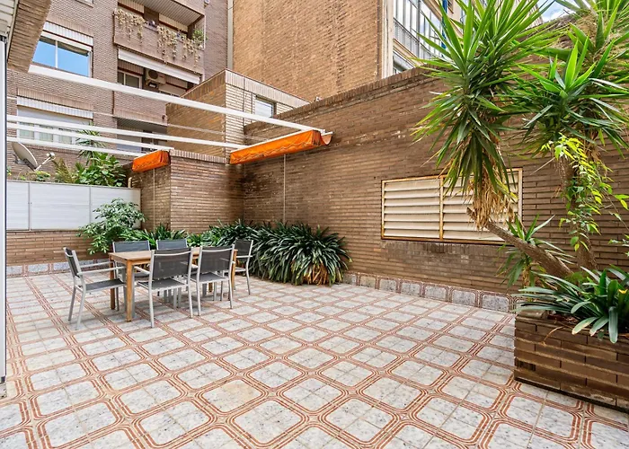 Sunlit Expansive Terrace, Ac & Outdoor Seating