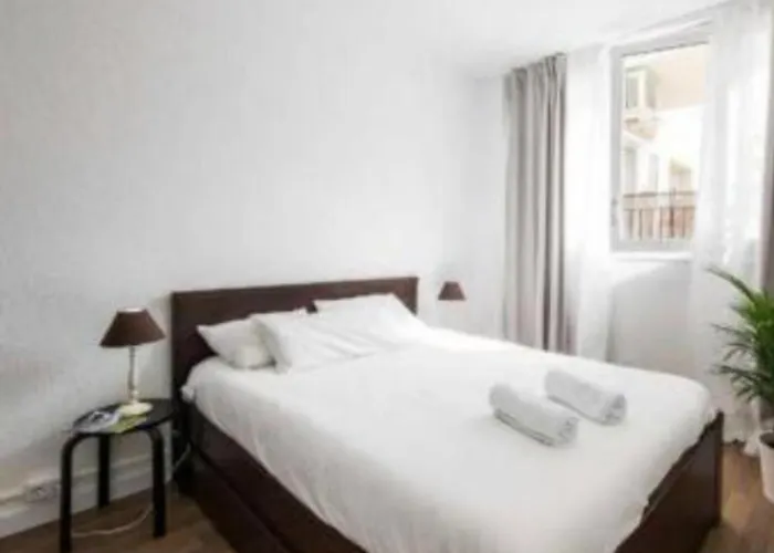 City Center Double Sunny Room Fgc