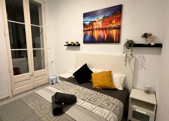 Rooms In Spacious Apartment In City Center
