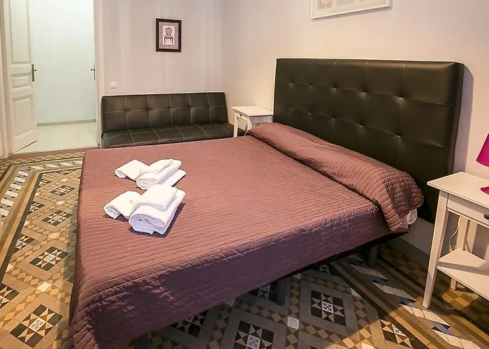Hostal Balmes Centro