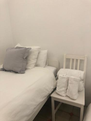 1 Casual Apartments *