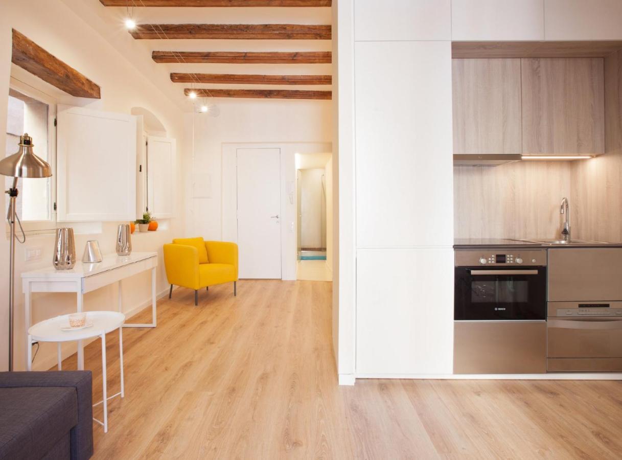 Alsina - Historical Center - Barrio Gotico Apartment