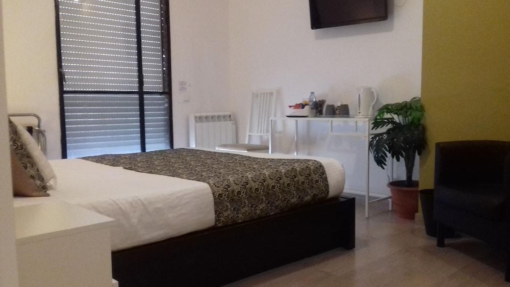 Brustar Sagrada Familia Guest house 2*