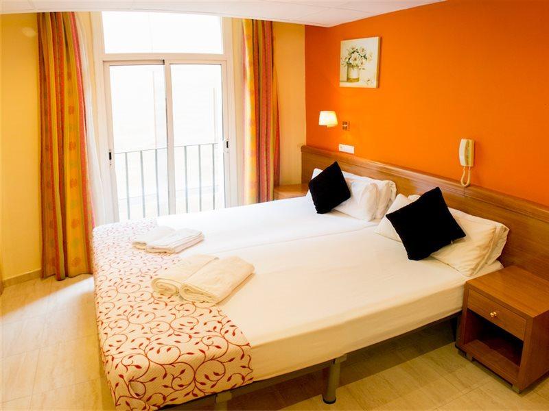 Guest house Standbyme Ramblas 2*