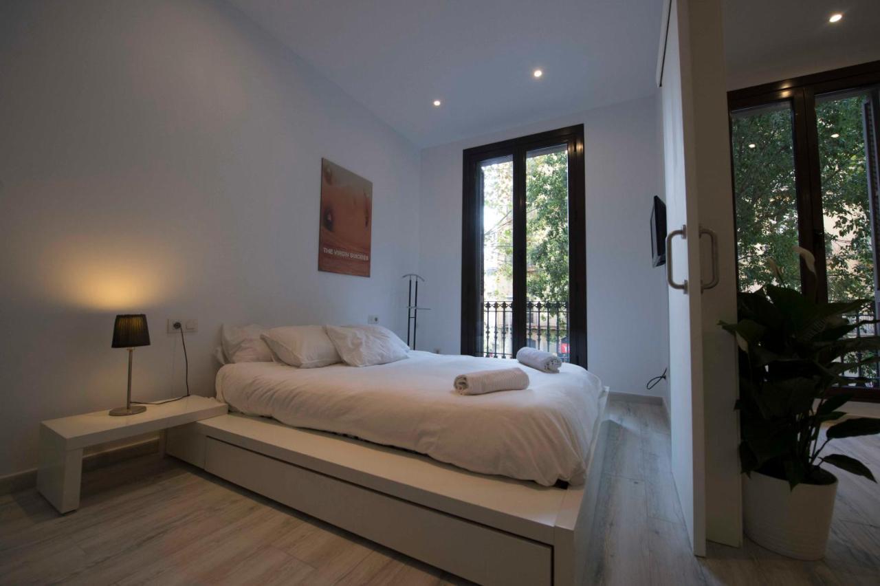 Apartment Roger De Lluria Design