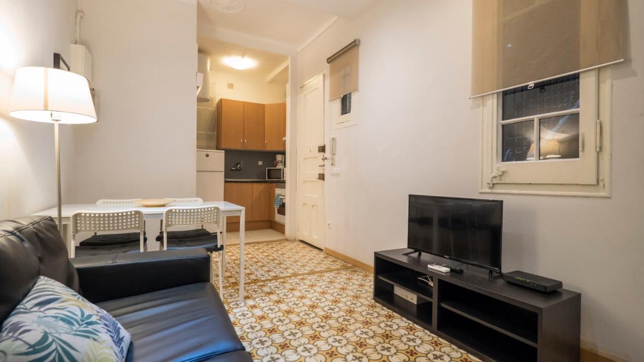 Apartment De 3 *