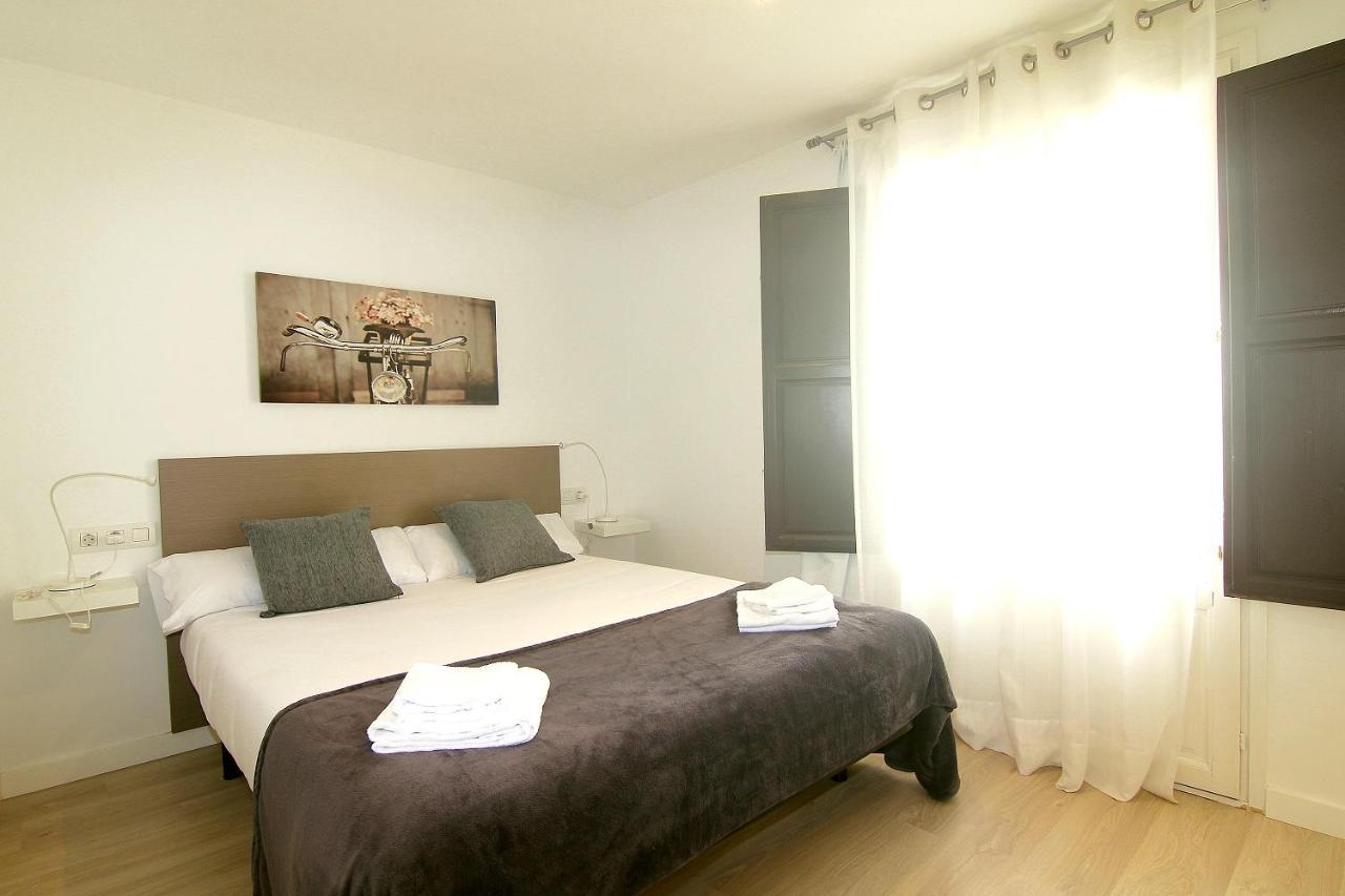 Miquel Angel - In Sants Large Community Terrace *