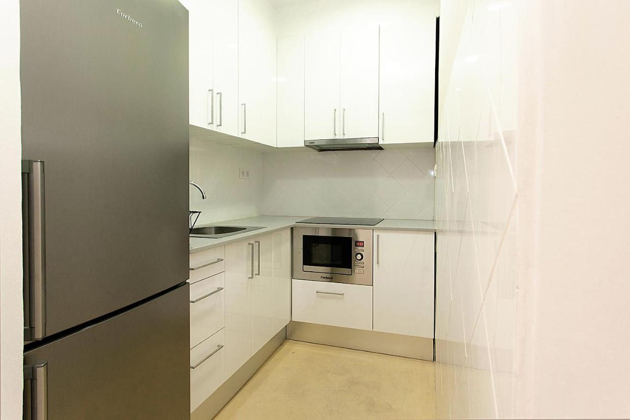 Miquel Angel - In Sants Large Community Terrace Apartamento