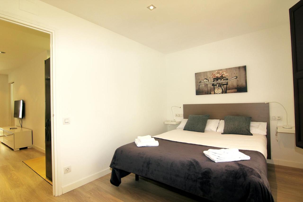 Miquel Angel - In Sants Large Community Terrace Apartamento