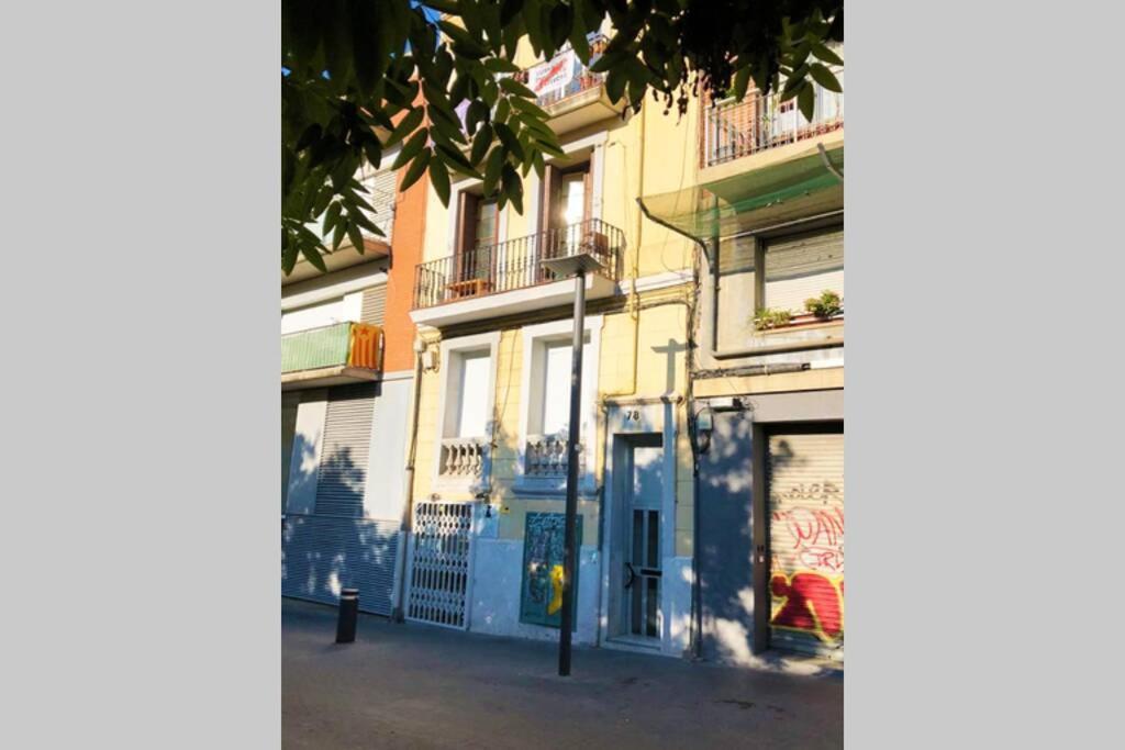 2 Bedroom Sants Apartamento Barcelona