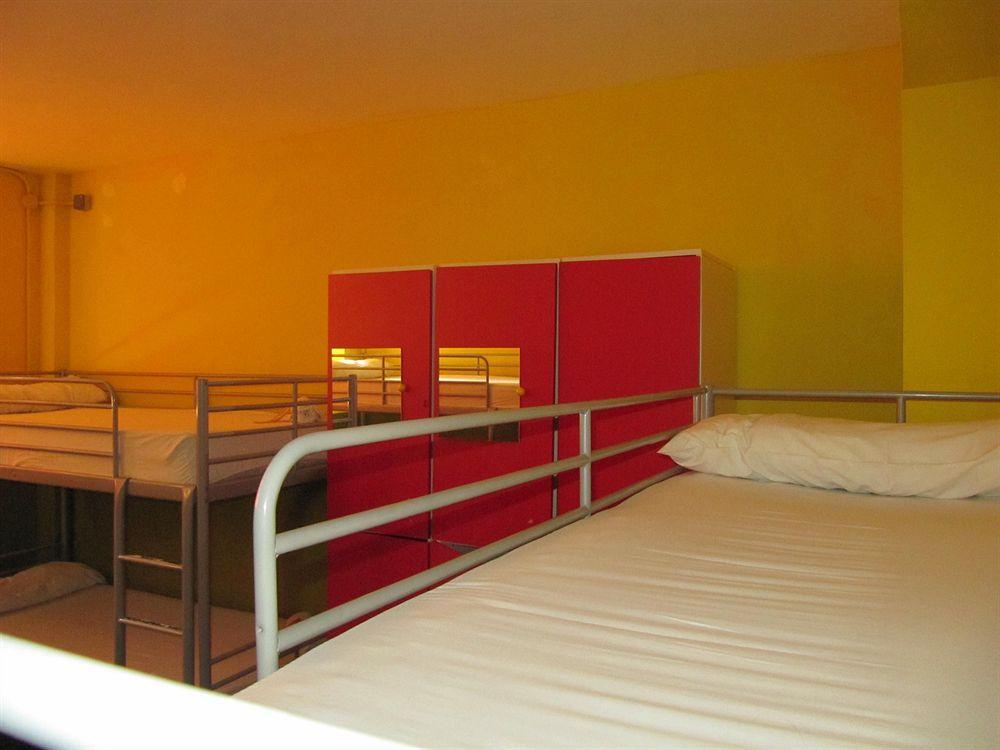 Hostal Onefam Les Corts