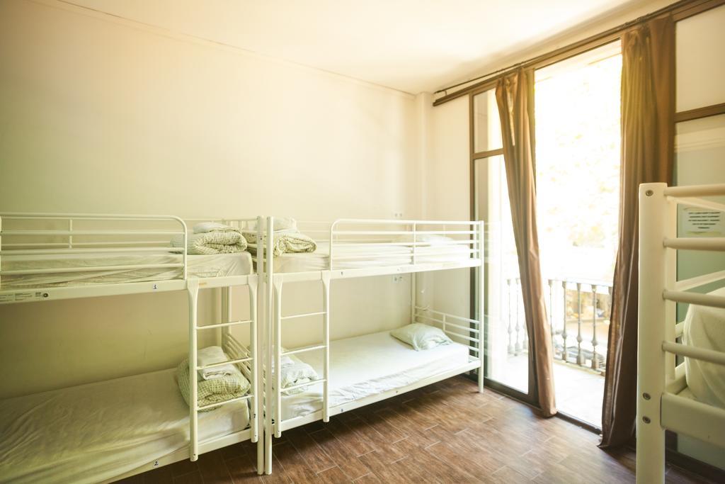 Hostal 360 *