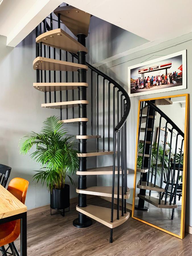 Incredible 2br Penthouse With Urban Rooftop Garden *
