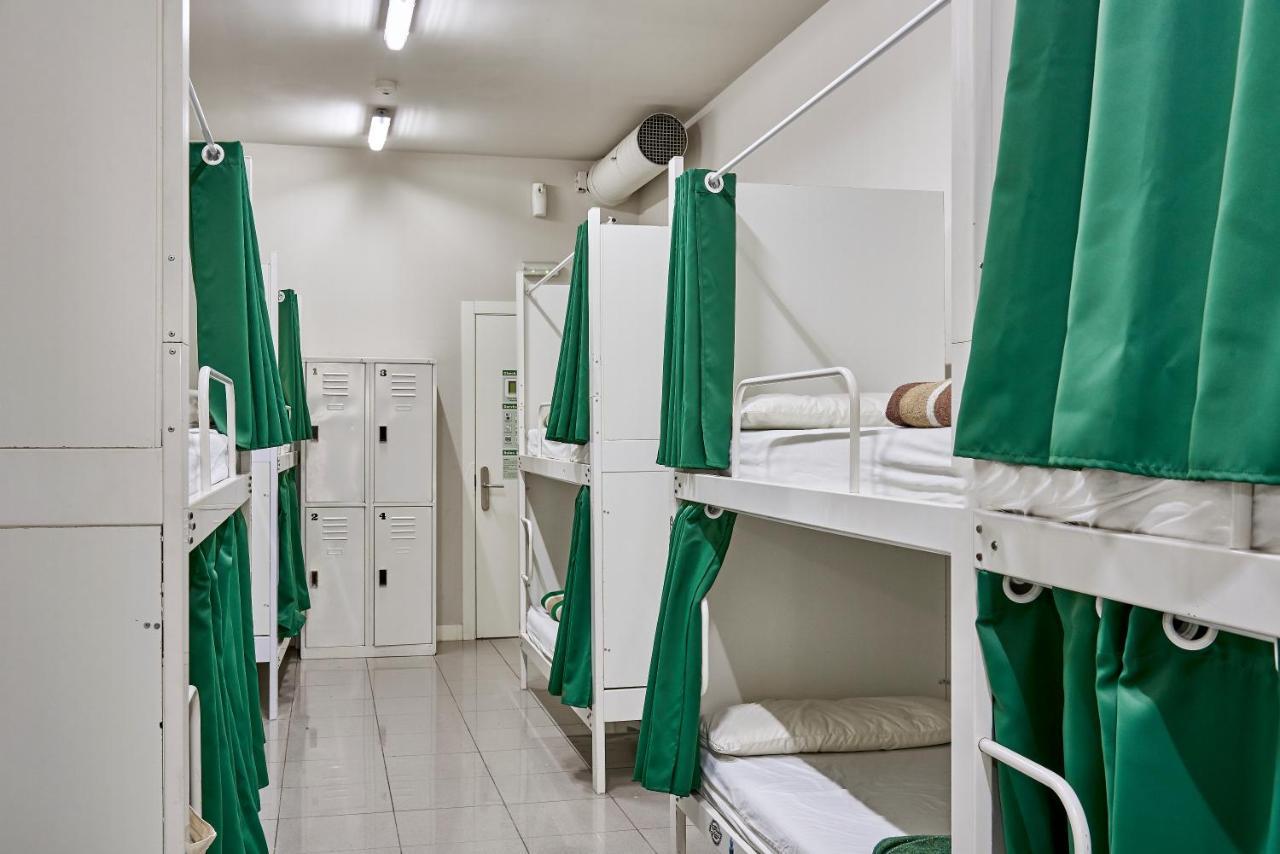 Hostal Hola Eixample Barcelona