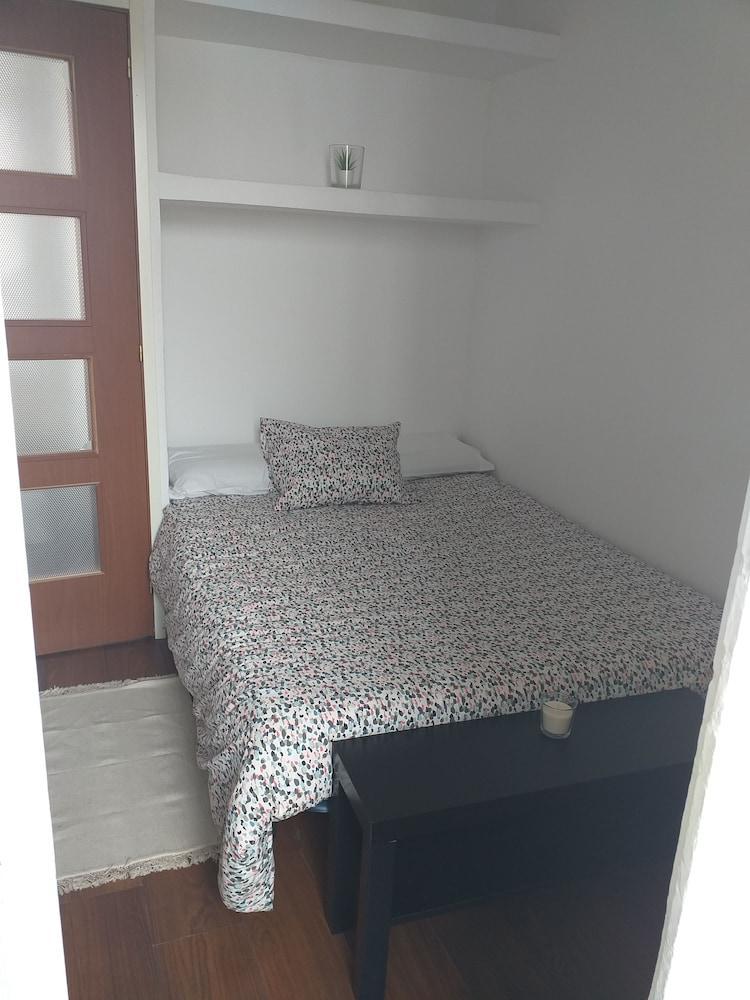 V Hostal 2*